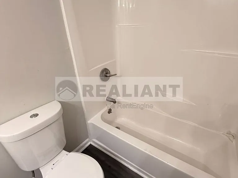 2021 Cambridge Dr #10 — Photo 21