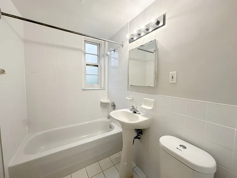 3 Du Maurier Blvd #5-221 — Photo 10