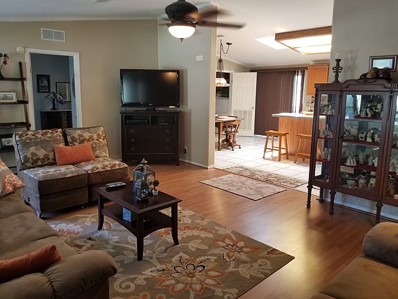 3rd image of 115 Appaloosa Dr