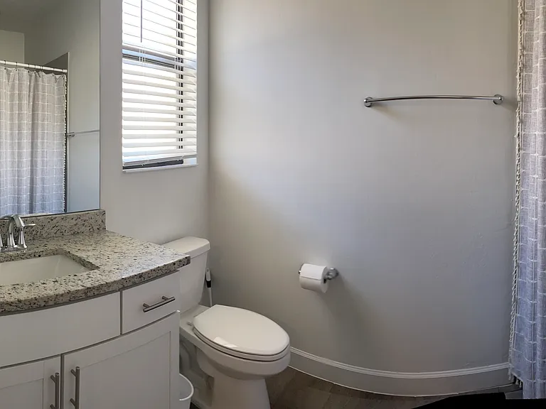 Guest en suite, shower only