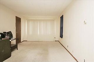 4th image of 104 Taft St