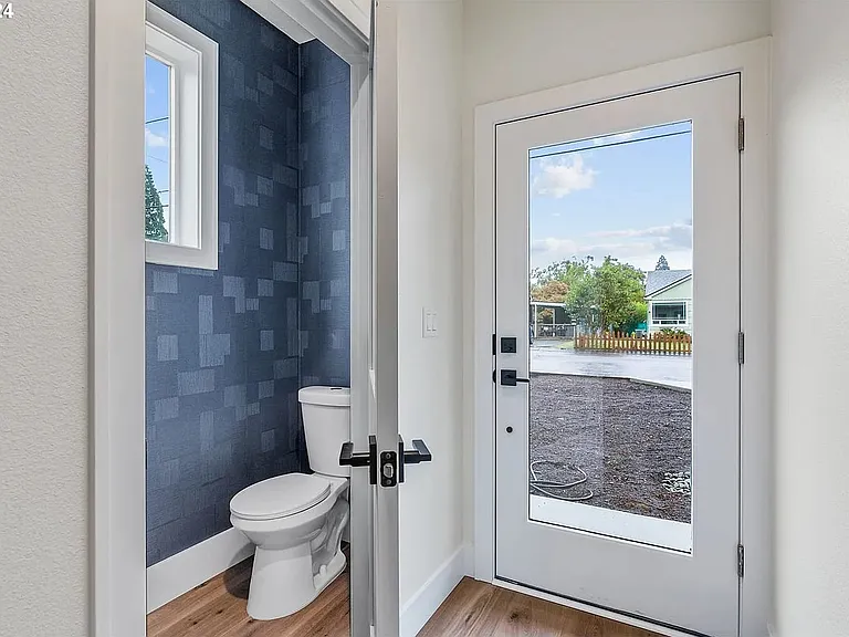 2425 SE Chestnut St #2425 — Photo 3
