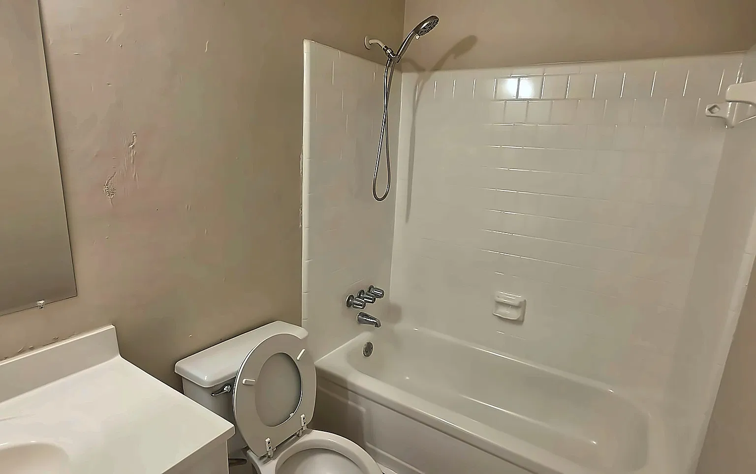 10143 Fernstone Ln — Photo 4