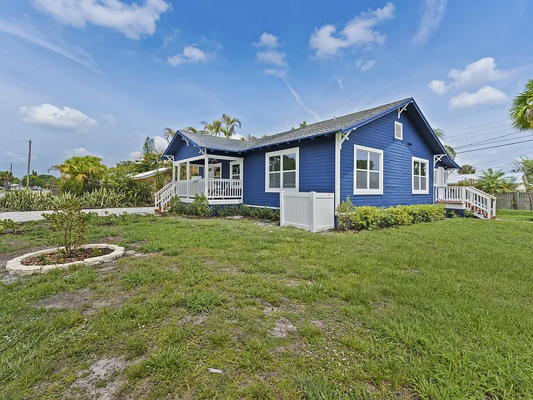 1566 NW 9th Ave — Photo 26