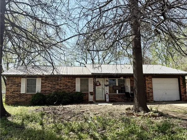839 Clara St, Westville, OK 74965