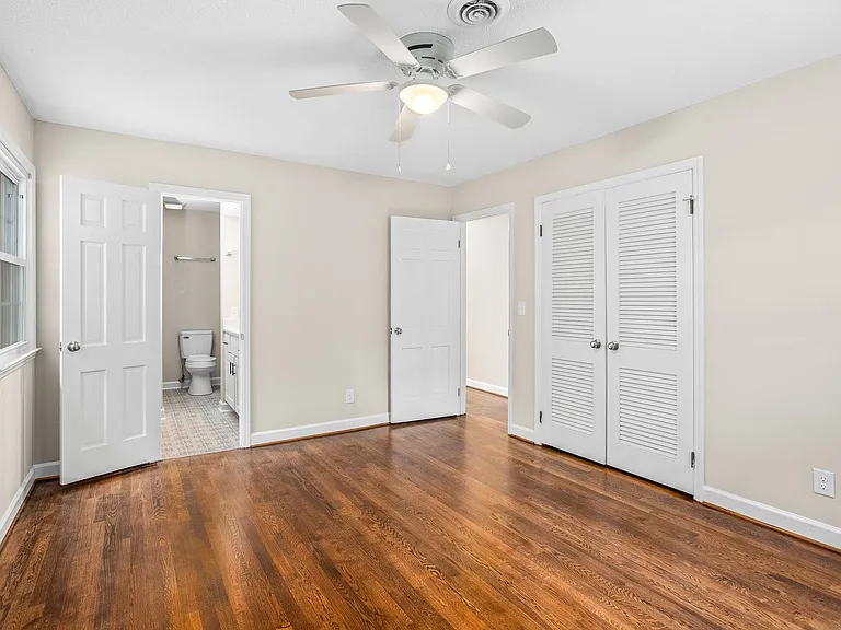 701 N Peace Haven Rd — Photo 22