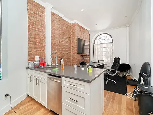 234 E 33rd St, New York, NY