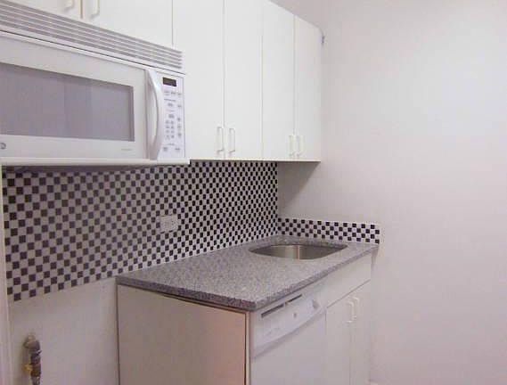 4th image of 353 E 83rd St #16K*