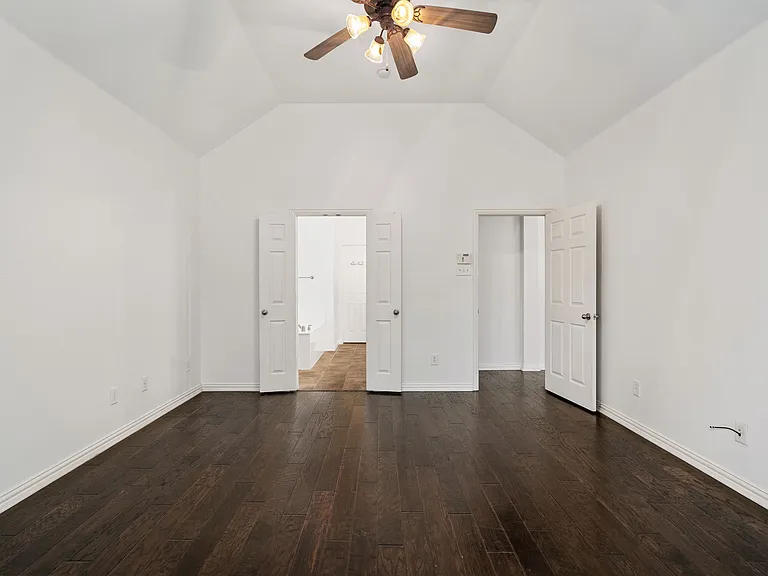 1181 Capital Dr — Photo 16