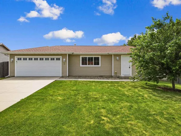 250 S 21st Street Ct, Marion, IA 52302
