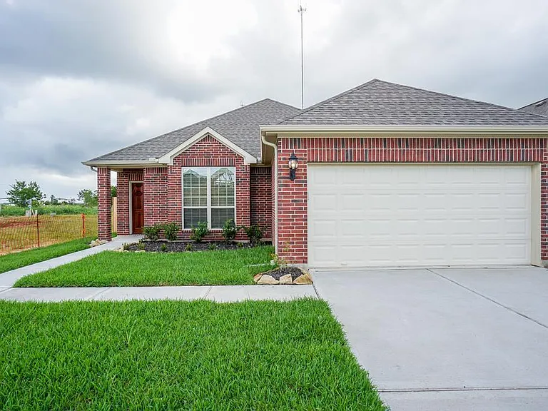 2206 Argos Dr — Photo 1