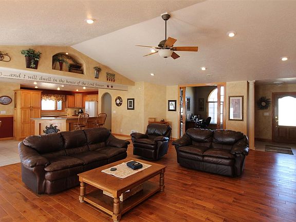 3rd image of 380 E Sagebrush Dr