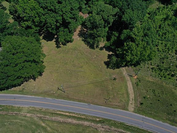 2nd image of 395 Sharon Moss Rd