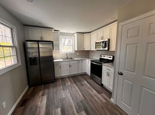 11 Stone House Hill Rd, Coeymans, NY 12045