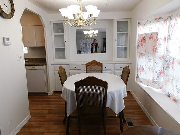 4th image of 30 Leisure Ln