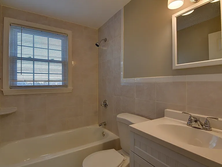 30 Trull St #4 — Photo 12
