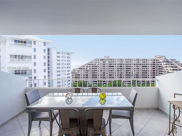 199 Ocean Lane Dr #1207 — Photo 2