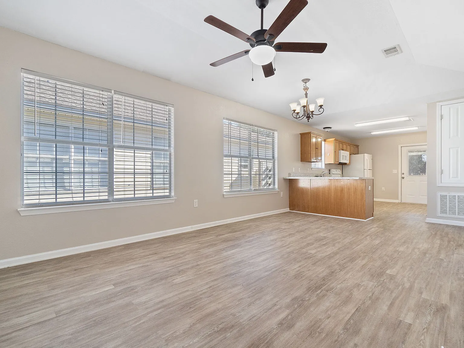 4454 Nobility Ct — Photo 3