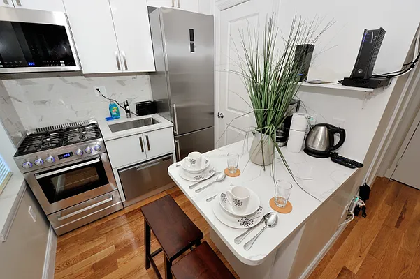 Rented by Furnished Habitat | media 17