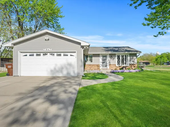 7947 W Laurel Dr, Frankfort, IL 60423