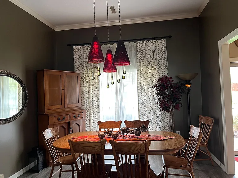 Dining for 8