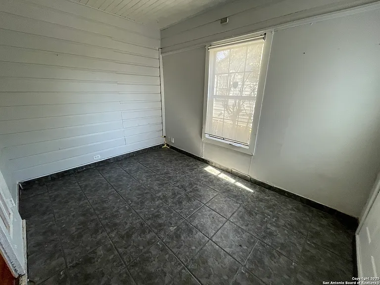 126 Meredith Dr — Photo 10