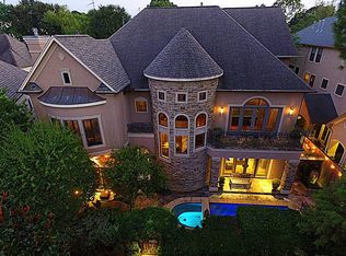 30 Hackberry Ln, Houston, TX 77027