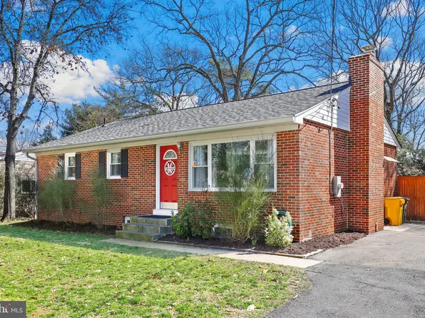 1399 Amphibian Dr, Pasadena, MD 21122