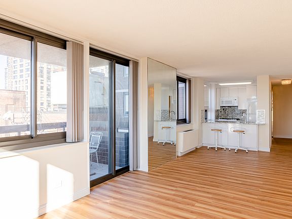 5th image of 347 W 57th St APT 32F