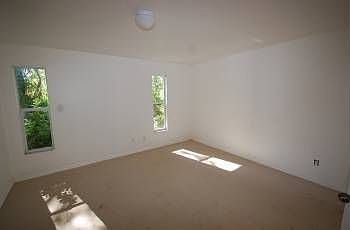 4th image of 639 Chambers St E