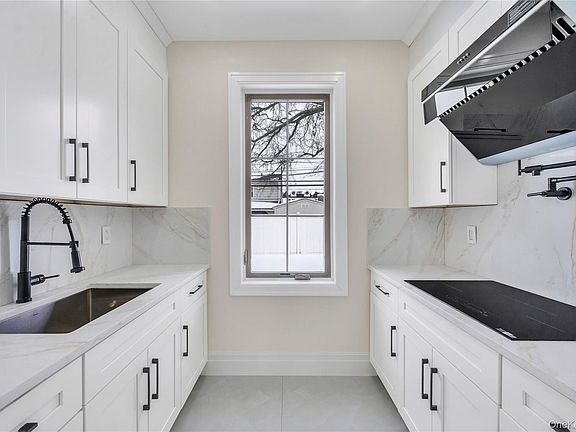 5th image of 2481 Putnam Drive