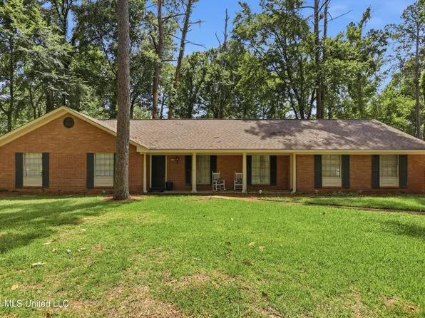 5636 Ridgewood Rd, Jackson, MS 39211