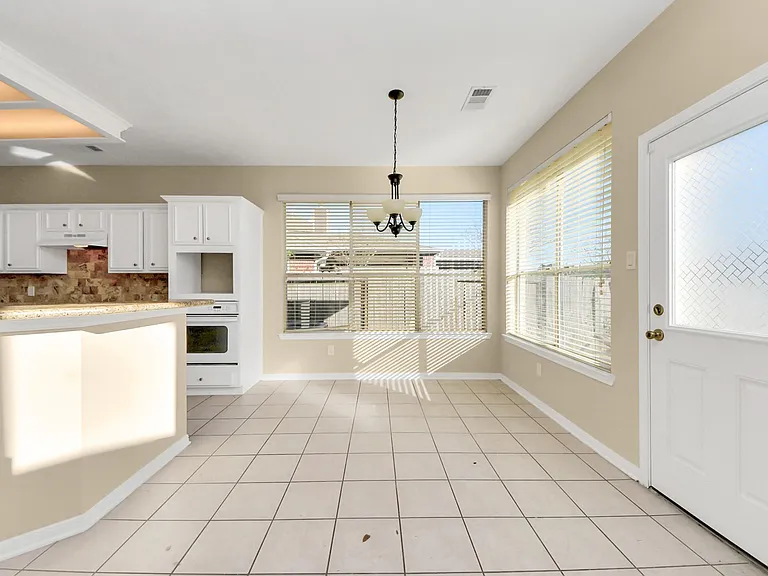 323 N Esplanade Ln — Photo 10