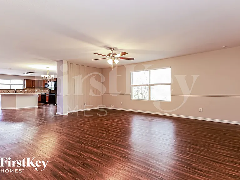229 Silver Spur Dr — Photo 4