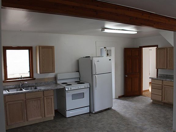4th image of 398 Oakwood Ave