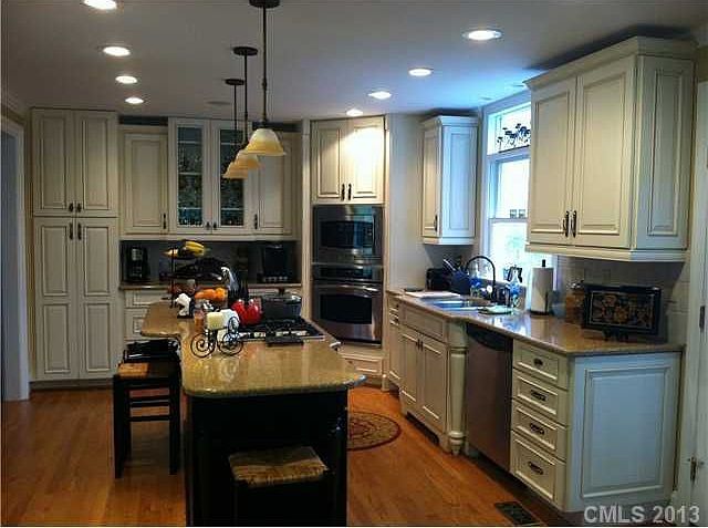 1st image of 6216 Phyliss Ln