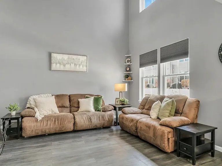 2904 Falling Waters Dr — Photo 13
