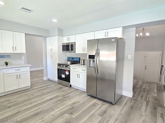 5th image of 4000 Camas Ct