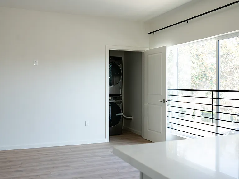 5259 Lexington Ave #1 — Photo 2