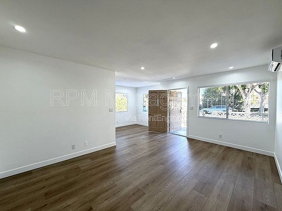 2nd image of 2336 34th St APT 1