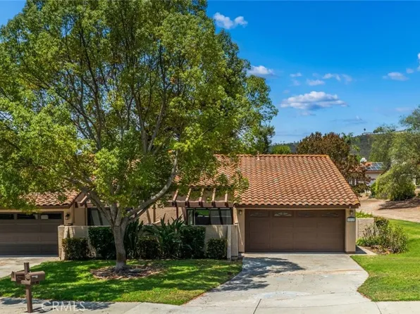 2113 David Dr, Escondido, CA 92026