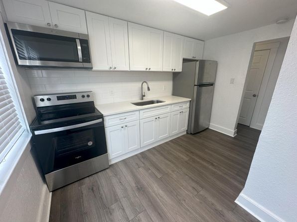 215 S Seacrest Blvd