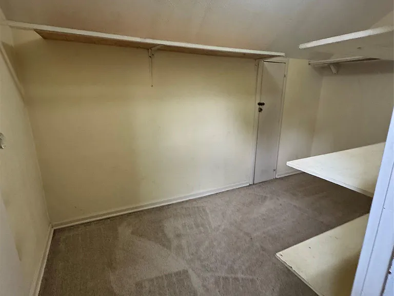 15801 Centralia — Photo 21