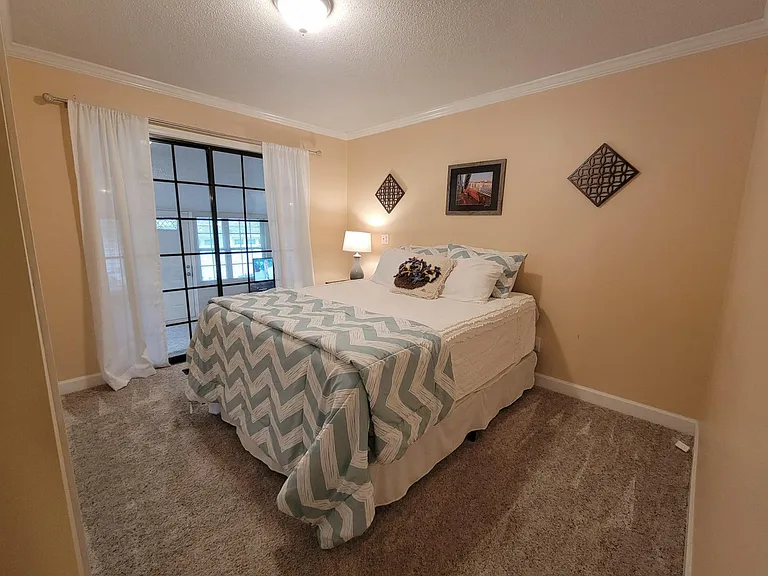 709 James Ave — Photo 9