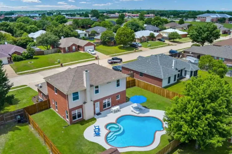 216 Elm Ln