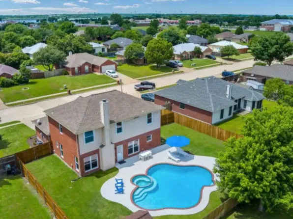 216 Elm Ln, Little Elm, TX 75068