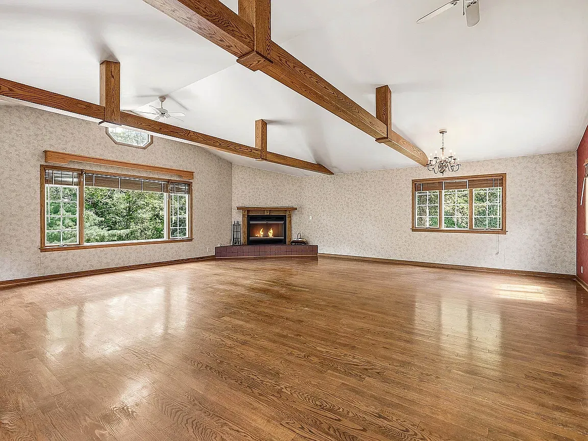 3 bed, 2452 sqft, $1,750 — Photo 2