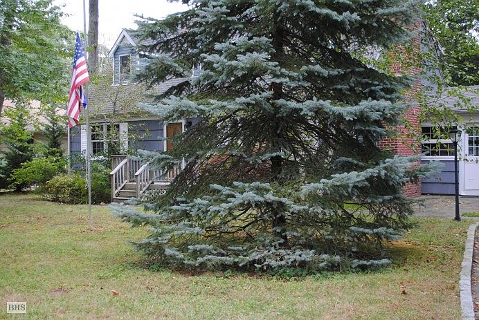2nd image of 260 Mayflower Rd