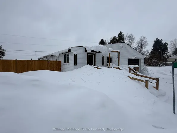 23 Bluejay Ct, Brockton, ON N0G 2V0