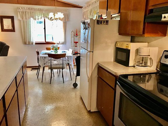 3rd image of 702 S Prospect Ave #S